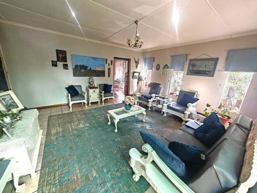 8 Bedroom Property for Sale in Fleurdal Free State